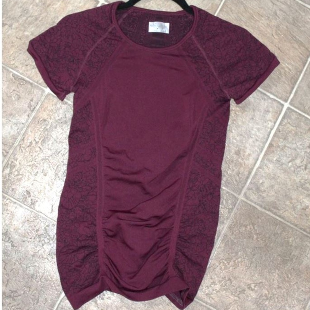 Athleta Fast Track Short Sleeve Top